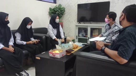 PKL di F-PKS DPRD Kota Tegal, Riska: “Seperti Keluarga Sendiri.”