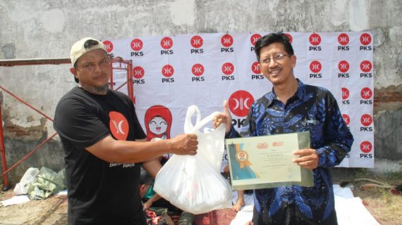 PKS Kota Tegal Salurkan Kurban 9 Sapi dan 69 Kambing