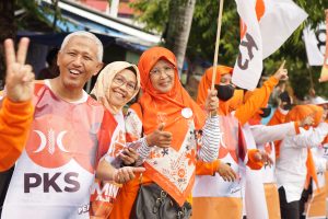 Erni Ratnani Caleg Perempuan PKS Pertama yang terpilih sebagai Anggota Dewan