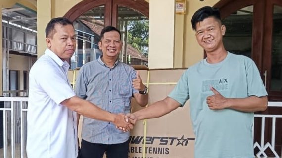 Ali Mashuri Realisasikan Pengadaan Gerobak Sampah dan Tenis Meja dari usulan Reses
