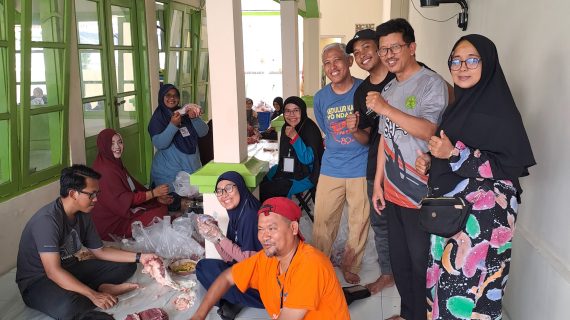 PKS Kota Tegal Kurban 18 Sapi dan 23 Kambing, Disalurkan di Empat Dapil