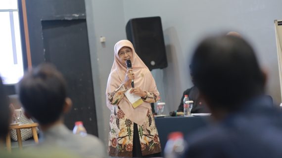 UMKM Tegal Diajak “Go Digital”, Erni Ratnani Gelar Edukasi Digital Marketing