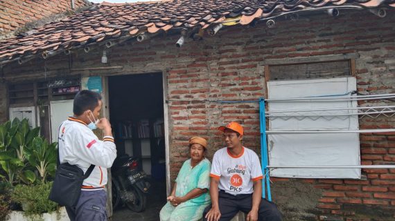 Koriyah; “Kalau Harus Perbaiki Rumah, Saya Nyerah”